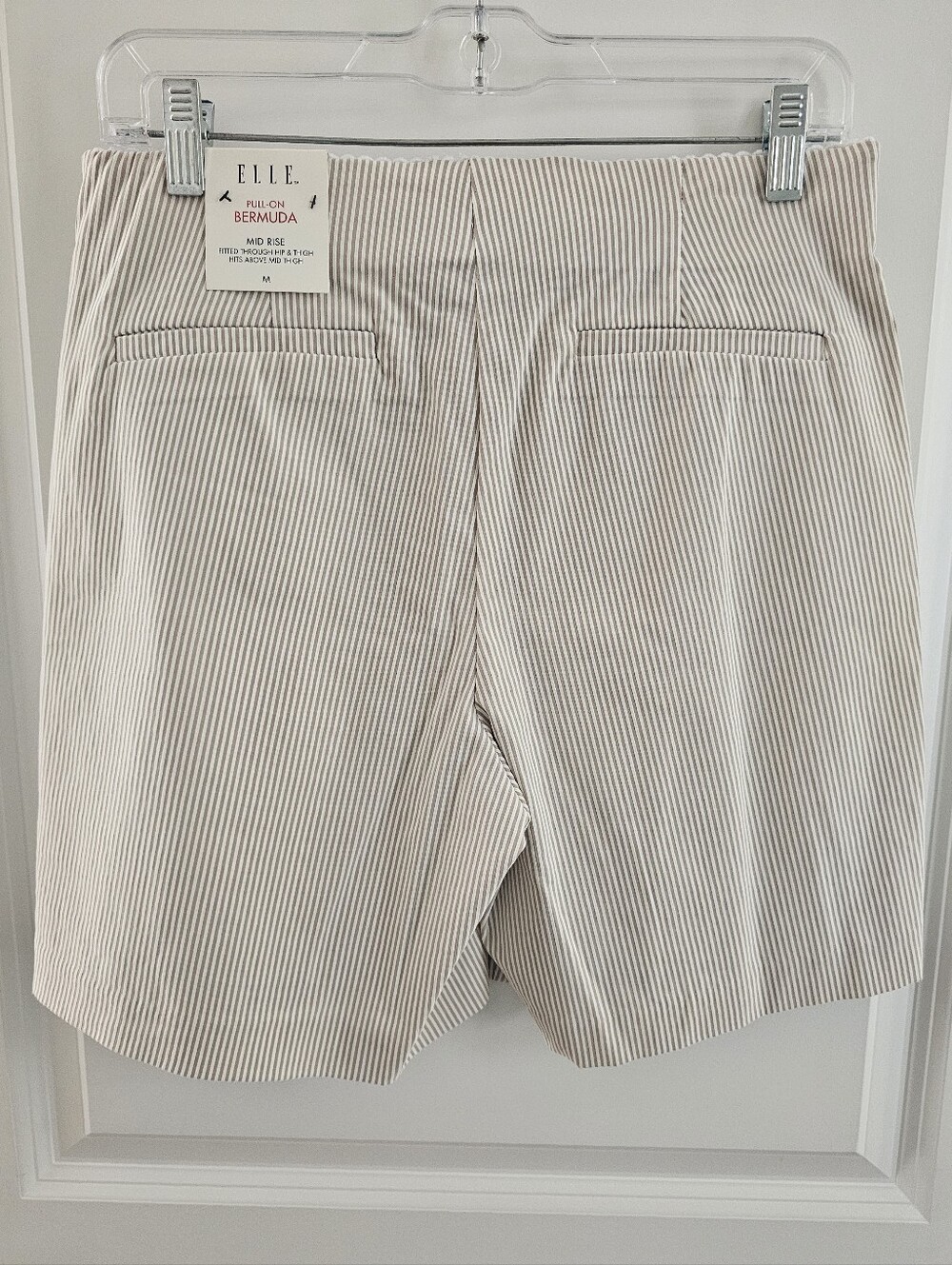 NWT ELLE Womens Tan & White Pinstripe Mid Rise Pull On Bermuda Shorts